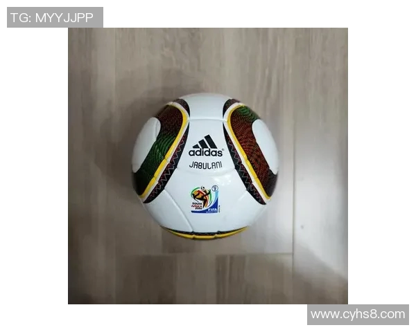 荣耀之巅世界足球明星奖杯见证足坛传奇与梦想的交汇 荣耀之巅世界足球明星奖杯见证足坛传奇与梦想的交汇